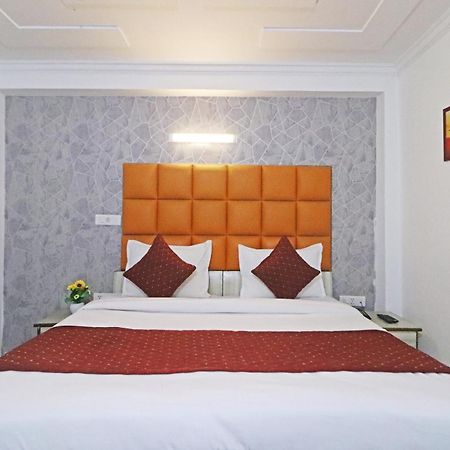 Hotel Clink New Delhi Airport Exterior photo