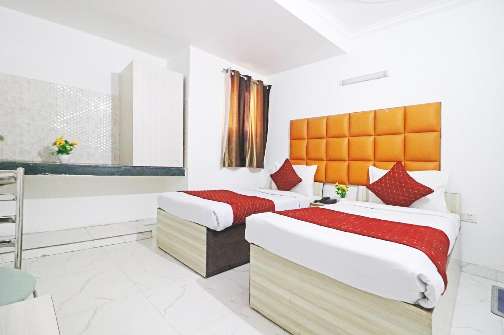 Hotel Clink New Delhi Airport Exterior photo